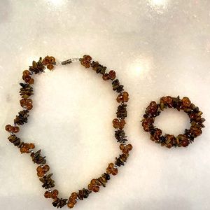 NWOT amber or tiger eye colored beaded stones necklace/bracelet set